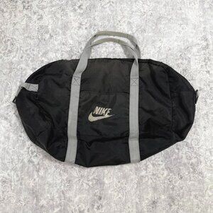 distressed y2k vintage Nike gym travel bag